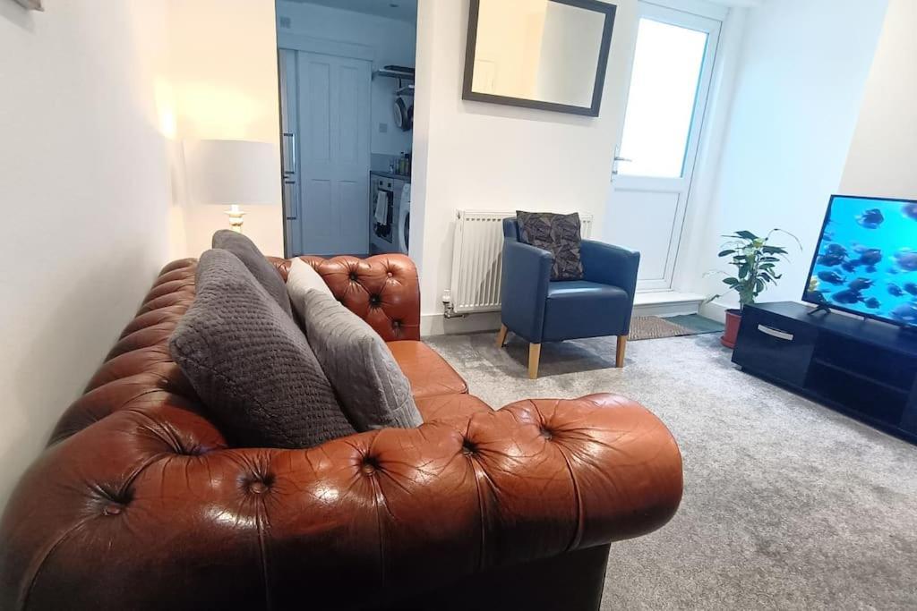 Cntrl Reading Modernized 3 Bedroom House エクステリア 写真
